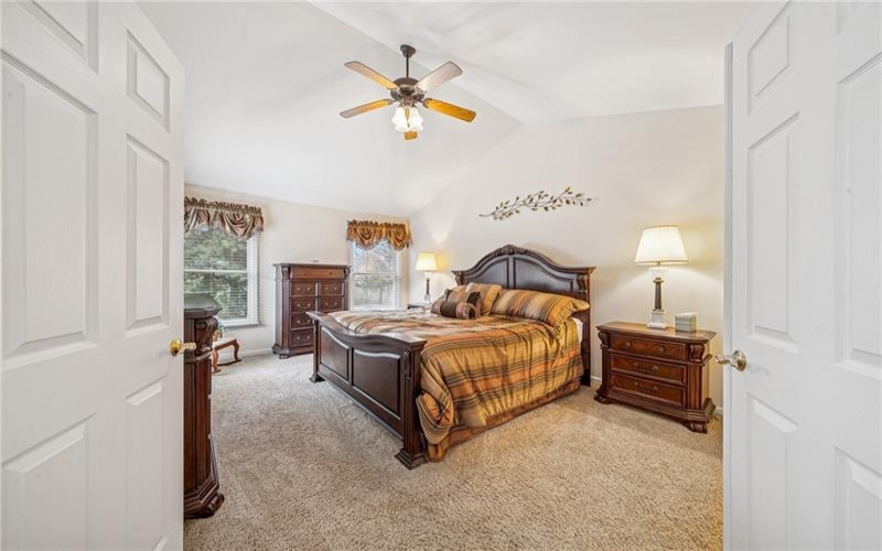 40 Lakeridge Drive, Greensburg, 15601, 3 Bedrooms Bedrooms, 7 Rooms Rooms,2.1 BathroomsBathrooms,Residential,For Sale,Lakeridge Drive,1694468