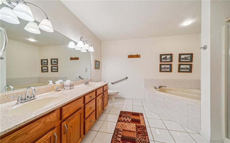 40 Lakeridge Drive, Greensburg, 15601, 3 Bedrooms Bedrooms, 7 Rooms Rooms,2.1 BathroomsBathrooms,Residential,For Sale,Lakeridge Drive,1694468