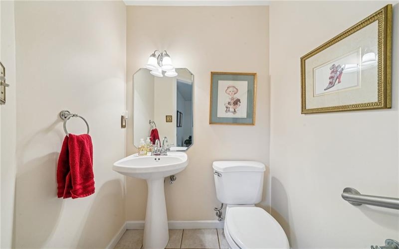 40 Lakeridge Drive, Greensburg, 15601, 3 Bedrooms Bedrooms, 7 Rooms Rooms,2.1 BathroomsBathrooms,Residential,For Sale,Lakeridge Drive,1694468