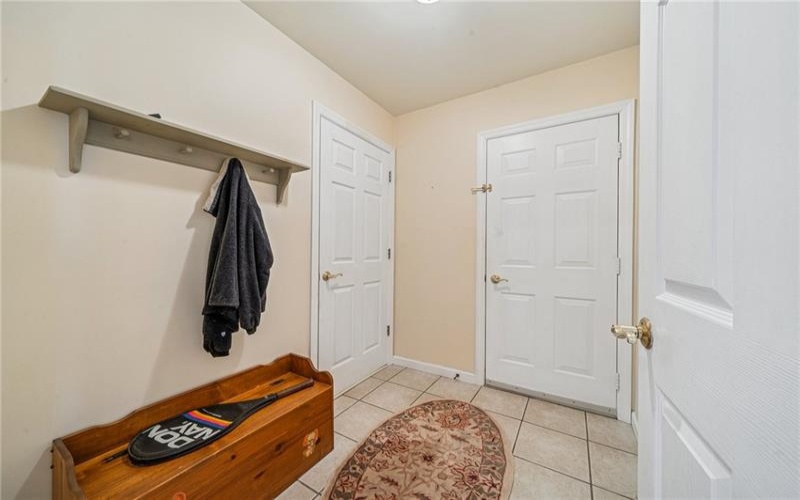 40 Lakeridge Drive, Greensburg, 15601, 3 Bedrooms Bedrooms, 7 Rooms Rooms,2.1 BathroomsBathrooms,Residential,For Sale,Lakeridge Drive,1694468