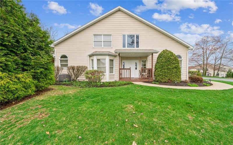 40 Lakeridge Drive, Greensburg, 15601, 3 Bedrooms Bedrooms, 7 Rooms Rooms,2.1 BathroomsBathrooms,Residential,For Sale,Lakeridge Drive,1694468