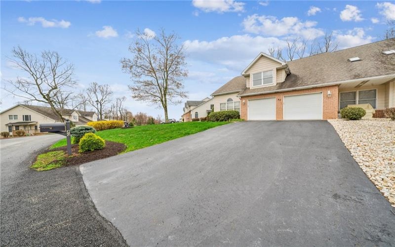 40 Lakeridge Drive, Greensburg, 15601, 3 Bedrooms Bedrooms, 7 Rooms Rooms,2.1 BathroomsBathrooms,Residential,For Sale,Lakeridge Drive,1694468