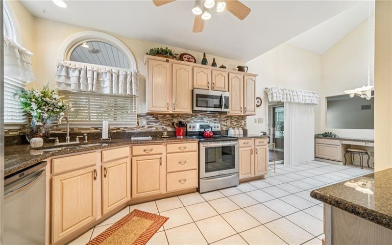 40 Lakeridge Drive, Greensburg, 15601, 3 Bedrooms Bedrooms, 7 Rooms Rooms,2.1 BathroomsBathrooms,Residential,For Sale,Lakeridge Drive,1694468