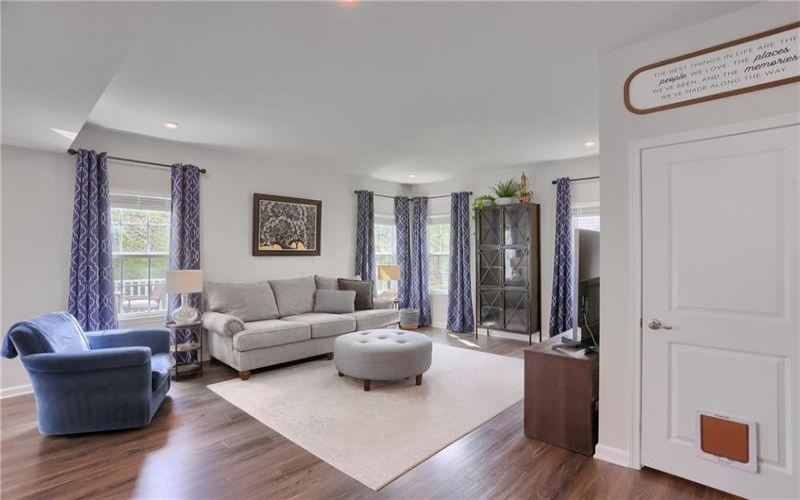 153 Piatt Estates Dr, Washington, 15301, 3 Bedrooms Bedrooms, ,3.1 BathroomsBathrooms,Residential,For Sale,Piatt Estates Dr,1697144