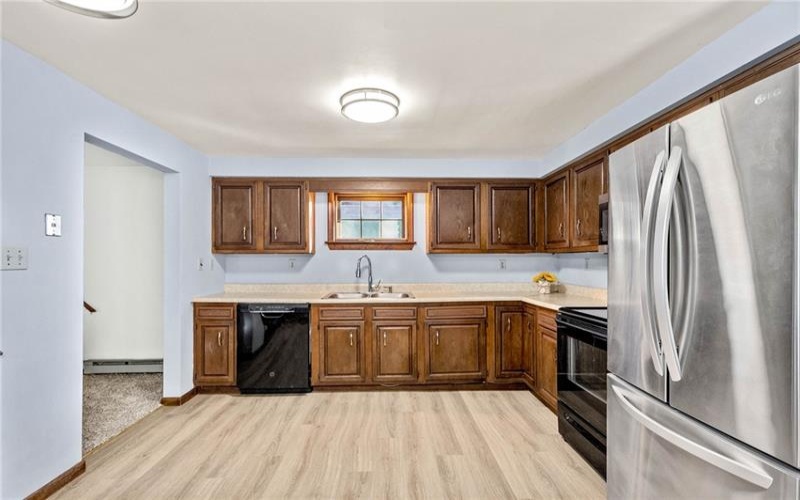 37 Webb Drive, Washington, 15301, 3 Bedrooms Bedrooms, 7 Rooms Rooms,1.1 BathroomsBathrooms,Residential,For Sale,Webb Drive,1697300