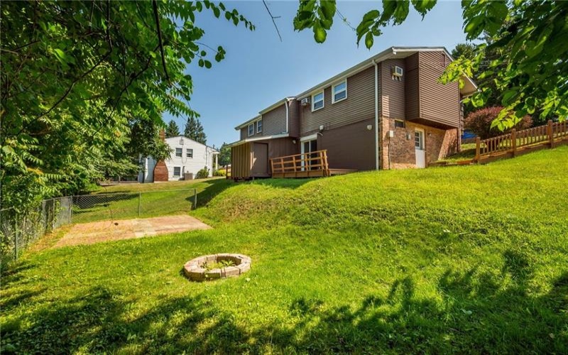 37 Webb Drive, Washington, 15301, 3 Bedrooms Bedrooms, 7 Rooms Rooms,1.1 BathroomsBathrooms,Residential,For Sale,Webb Drive,1697300