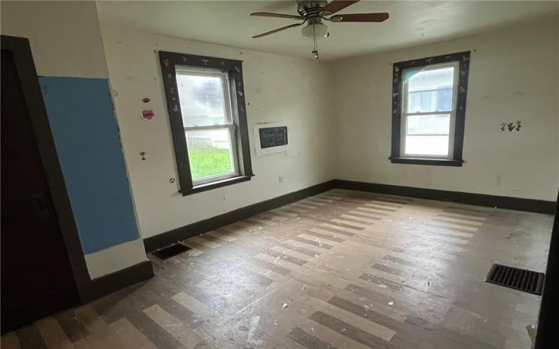 . HIGH AVENUE, Masontown, 15461, 2 Bedrooms Bedrooms, 4 Rooms Rooms,1 BathroomBathrooms,Residential,For Sale,HIGH AVENUE,1697427