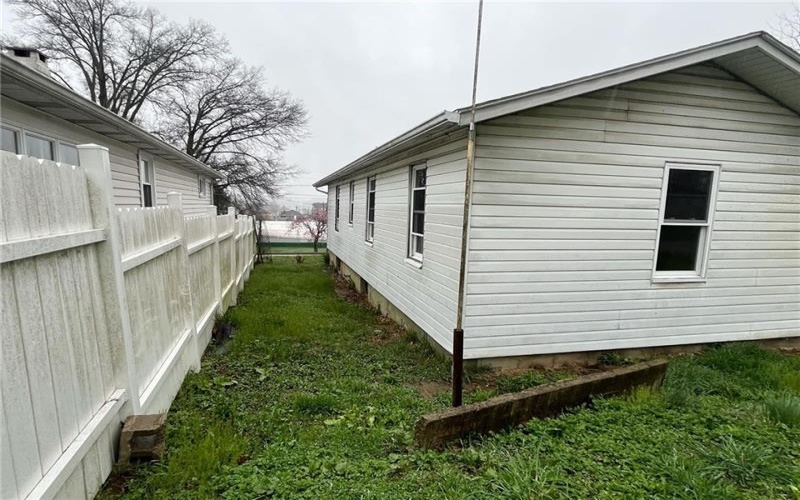 . HIGH AVENUE, Masontown, 15461, 2 Bedrooms Bedrooms, 4 Rooms Rooms,1 BathroomBathrooms,Residential,For Sale,HIGH AVENUE,1697427