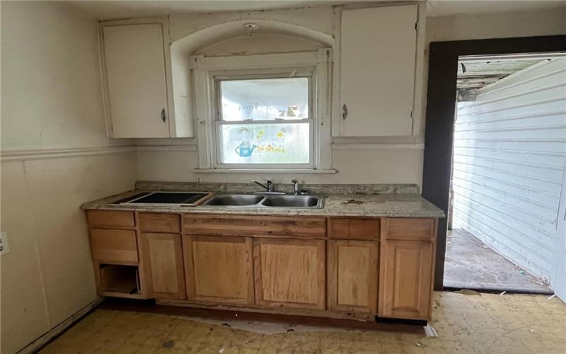 . HIGH AVENUE, Masontown, 15461, 2 Bedrooms Bedrooms, 4 Rooms Rooms,1 BathroomBathrooms,Residential,For Sale,HIGH AVENUE,1697427