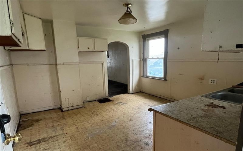 . HIGH AVENUE, Masontown, 15461, 2 Bedrooms Bedrooms, 4 Rooms Rooms,1 BathroomBathrooms,Residential,For Sale,HIGH AVENUE,1697427