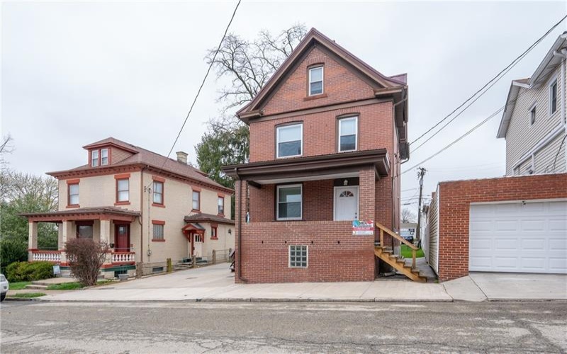 447 Steck St, Greensburg, 15601, 2 Bedrooms Bedrooms, ,2 BathroomsBathrooms,Residential,For Sale,Steck St,1697276