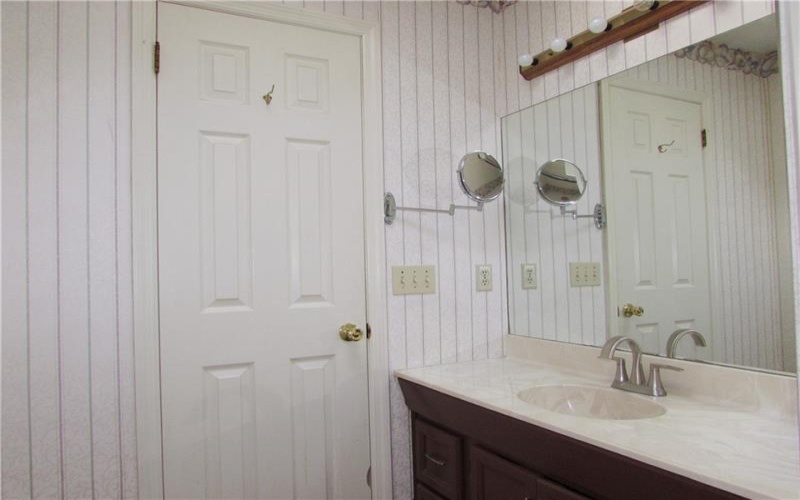 530 MONTICELLO DRIVE, Delmont, 15626, 3 Bedrooms Bedrooms, 9 Rooms Rooms,2.1 BathroomsBathrooms,Residential,For Sale,MONTICELLO DRIVE,1697285