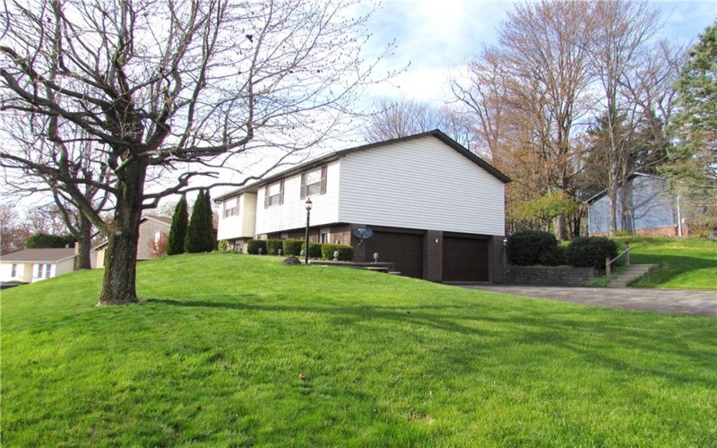 530 MONTICELLO DRIVE, Delmont, 15626, 3 Bedrooms Bedrooms, 9 Rooms Rooms,2.1 BathroomsBathrooms,Residential,For Sale,MONTICELLO DRIVE,1697285