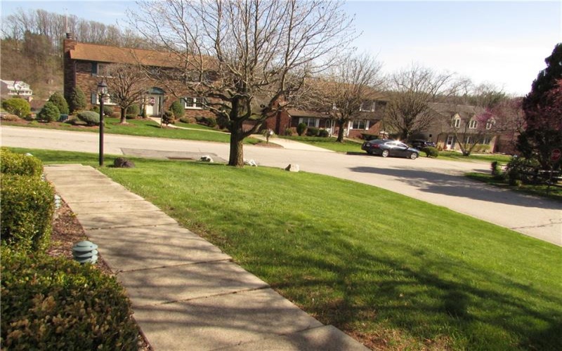 530 MONTICELLO DRIVE, Delmont, 15626, 3 Bedrooms Bedrooms, 9 Rooms Rooms,2.1 BathroomsBathrooms,Residential,For Sale,MONTICELLO DRIVE,1697285
