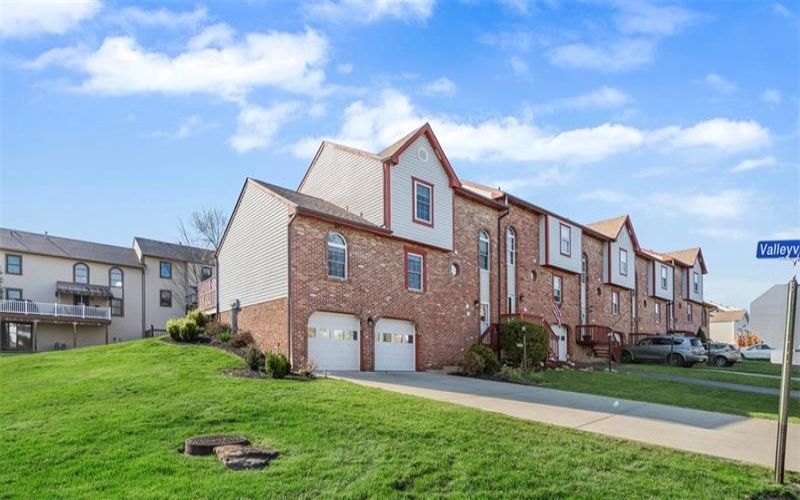 1420 Lexington Dr, Lawrence, 15055, 3 Bedrooms Bedrooms, ,2.2 BathroomsBathrooms,Residential,For Sale,Lexington Dr,1697402