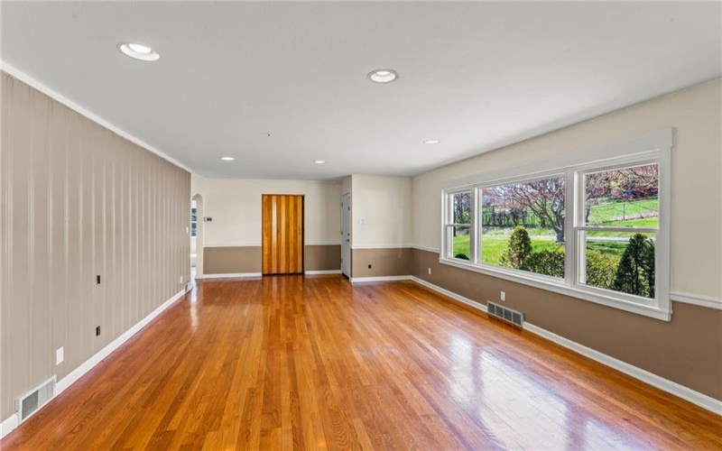 320 Parcell St, Claysville, 15323, 3 Bedrooms Bedrooms, 8 Rooms Rooms,2 BathroomsBathrooms,Residential,For Sale,Parcell St,1697449