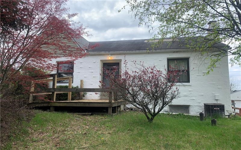 2616 Kenview Dr, Lower Burrell, 15068, 2 Bedrooms Bedrooms, 4 Rooms Rooms,1 BathroomBathrooms,Residential,For Sale,Kenview Dr,1697453