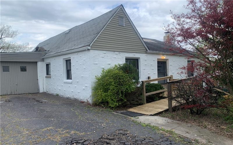 2616 Kenview Dr, Lower Burrell, 15068, 2 Bedrooms Bedrooms, 4 Rooms Rooms,1 BathroomBathrooms,Residential,For Sale,Kenview Dr,1697453