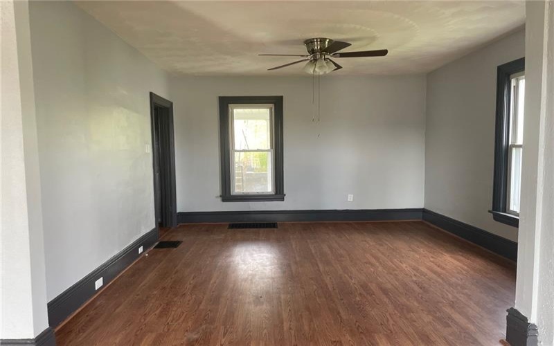 129 Vine St, Canonsburg, 15317, 3 Bedrooms Bedrooms, ,1 BathroomBathrooms,Lease,For Sale,Vine St,1697481