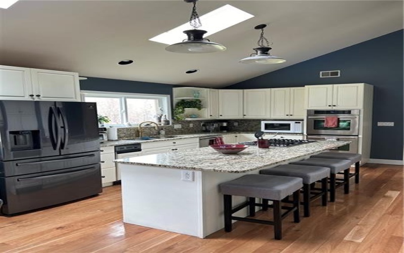 38 Hahn Rd, Canonsburg, 15317, 4 Bedrooms Bedrooms, 11 Rooms Rooms,3.1 BathroomsBathrooms,Residential,For Sale,Hahn Rd,1697546