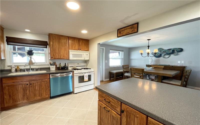 145 Penn Woods Dr, Irwin, 15642, 3 Bedrooms Bedrooms, 7 Rooms Rooms,2 BathroomsBathrooms,Residential,For Sale,Penn Woods Dr,1693541