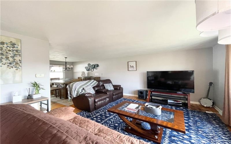 145 Penn Woods Dr, Irwin, 15642, 3 Bedrooms Bedrooms, 7 Rooms Rooms,2 BathroomsBathrooms,Residential,For Sale,Penn Woods Dr,1693541