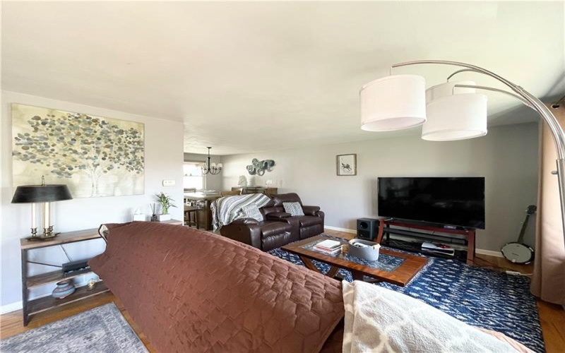 145 Penn Woods Dr, Irwin, 15642, 3 Bedrooms Bedrooms, 7 Rooms Rooms,2 BathroomsBathrooms,Residential,For Sale,Penn Woods Dr,1693541