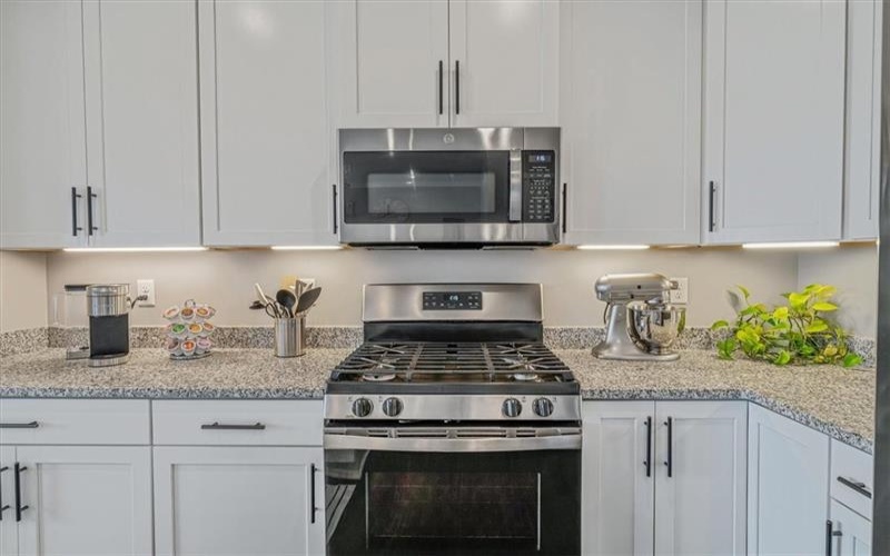 3003 Augusta Ln, Jeannette, 15644, 3 Bedrooms Bedrooms, 9 Rooms Rooms,2.1 BathroomsBathrooms,Residential,For Sale,Augusta Ln,1697532