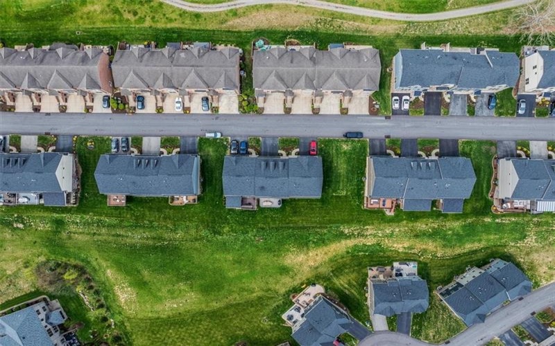 3003 Augusta Ln, Jeannette, 15644, 3 Bedrooms Bedrooms, 9 Rooms Rooms,2.1 BathroomsBathrooms,Residential,For Sale,Augusta Ln,1697532