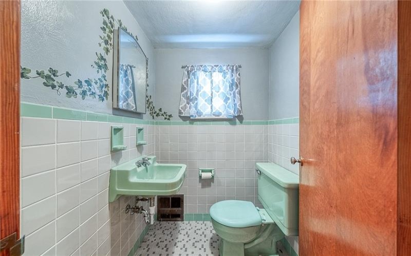 3181 Coulterville Road, Mckeesport, 15131, 3 Bedrooms Bedrooms, 8 Rooms Rooms,1.1 BathroomsBathrooms,Residential,For Sale,Coulterville Road,1697622