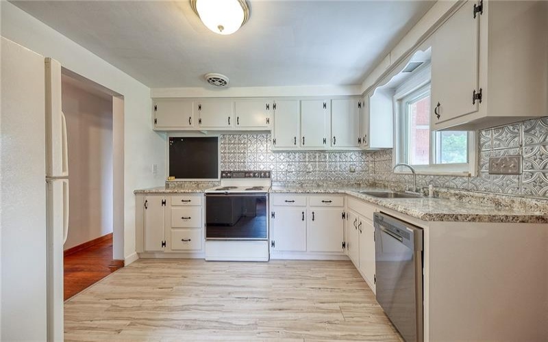 3181 Coulterville Road, Mckeesport, 15131, 3 Bedrooms Bedrooms, 8 Rooms Rooms,1.1 BathroomsBathrooms,Residential,For Sale,Coulterville Road,1697622