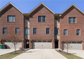 594 Chesnic Drive, Canonsburg, 15317, 3 Bedrooms Bedrooms, 7 Rooms Rooms,2.1 BathroomsBathrooms,Residential,For Sale,Chesnic Drive,1697673