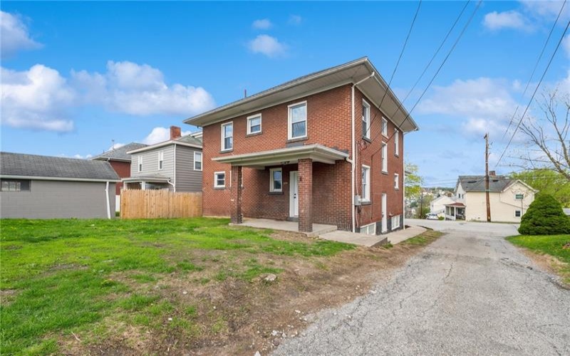 633 Highland Ave, Greensburg, 15601, 4 Bedrooms Bedrooms, ,1 BathroomBathrooms,Residential,For Sale,Highland Ave,1697679