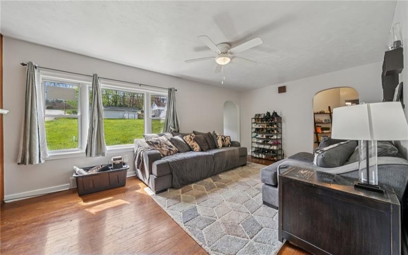 97 Lincoln Ave, Greensburg, 15601, 2 Bedrooms Bedrooms, 5 Rooms Rooms,1 BathroomBathrooms,Residential,For Sale,Lincoln Ave,1697764