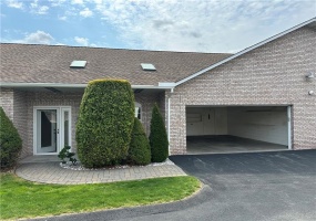 2750 Iowa Dr, New Kensington, 15068, 2 Bedrooms Bedrooms, 6 Rooms Rooms,2 BathroomsBathrooms,Residential,For Sale,Iowa Dr,1697433