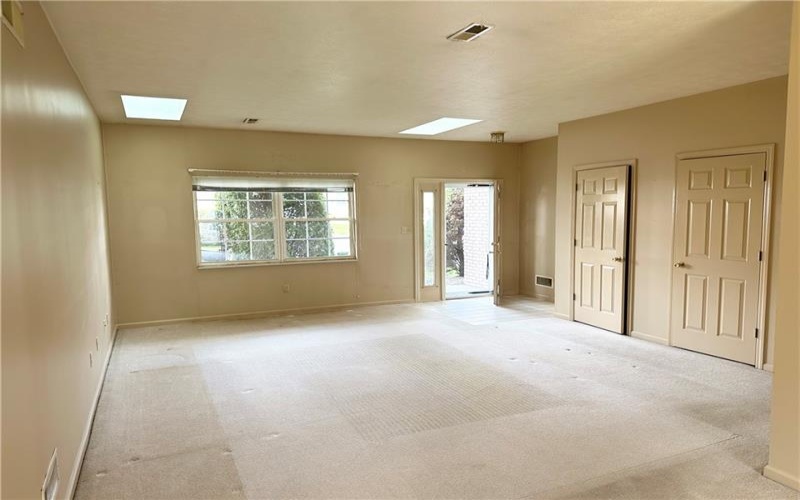 2750 Iowa Dr, New Kensington, 15068, 2 Bedrooms Bedrooms, 6 Rooms Rooms,2 BathroomsBathrooms,Residential,For Sale,Iowa Dr,1697433