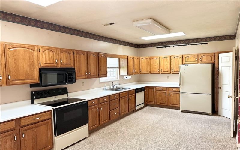 2750 Iowa Dr, New Kensington, 15068, 2 Bedrooms Bedrooms, 6 Rooms Rooms,2 BathroomsBathrooms,Residential,For Sale,Iowa Dr,1697433
