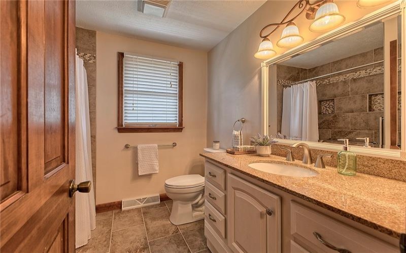 1318 Dellview Drive, Greensburg, 15601, 4 Bedrooms Bedrooms, 12 Rooms Rooms,2.2 BathroomsBathrooms,Residential,For Sale,Dellview Drive,1697711