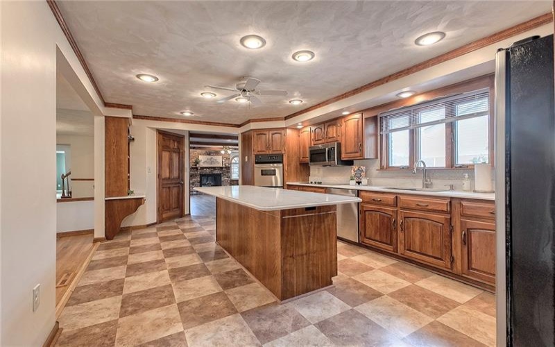 1318 Dellview Drive, Greensburg, 15601, 4 Bedrooms Bedrooms, 12 Rooms Rooms,2.2 BathroomsBathrooms,Residential,For Sale,Dellview Drive,1697711