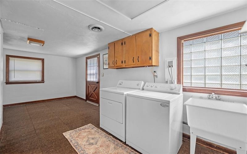 126 Woodland Dr, New Kensington, 15068, 3 Bedrooms Bedrooms, ,3.1 BathroomsBathrooms,Residential,For Sale,Woodland Dr,1696062