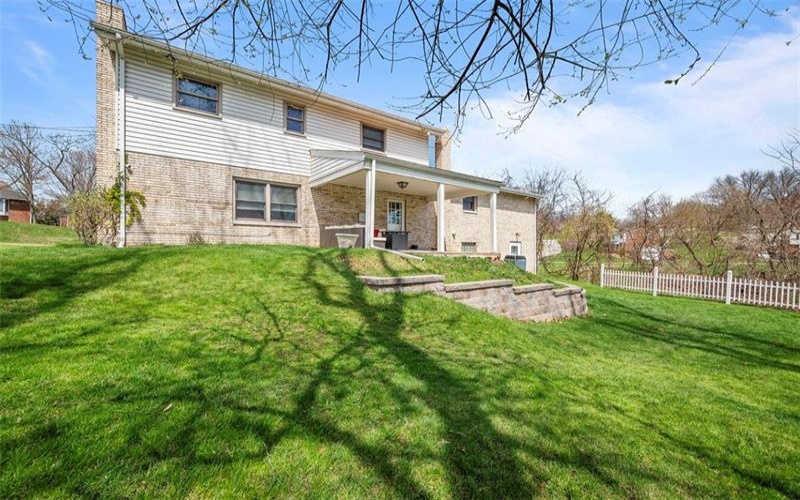 126 Woodland Dr, New Kensington, 15068, 3 Bedrooms Bedrooms, ,3.1 BathroomsBathrooms,Residential,For Sale,Woodland Dr,1696062