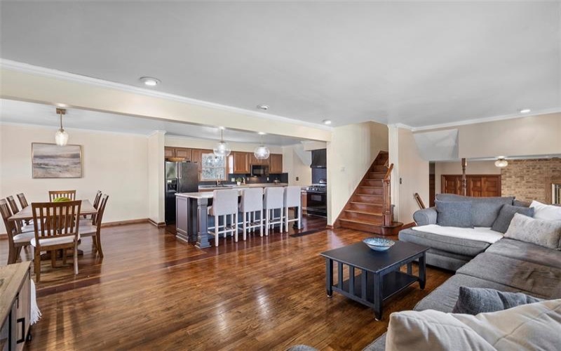126 Woodland Dr, New Kensington, 15068, 3 Bedrooms Bedrooms, ,3.1 BathroomsBathrooms,Residential,For Sale,Woodland Dr,1696062
