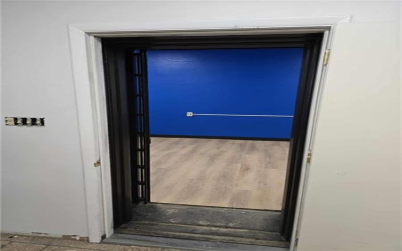 102 MAIN, Greensburg, 15601, ,Commercial-industrial-business,For Sale,MAIN,1697323