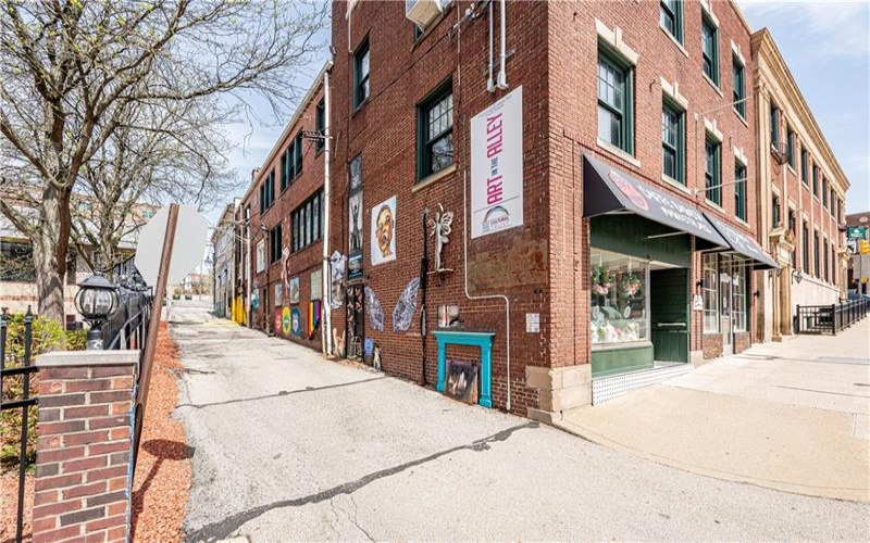 102 MAIN, Greensburg, 15601, ,Commercial-industrial-business,For Sale,MAIN,1697323