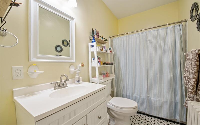 620 Main St, Latrobe, 15650, 4 Bedrooms Bedrooms, 11 Rooms Rooms,2.1 BathroomsBathrooms,Residential,For Sale,Main St,1697922