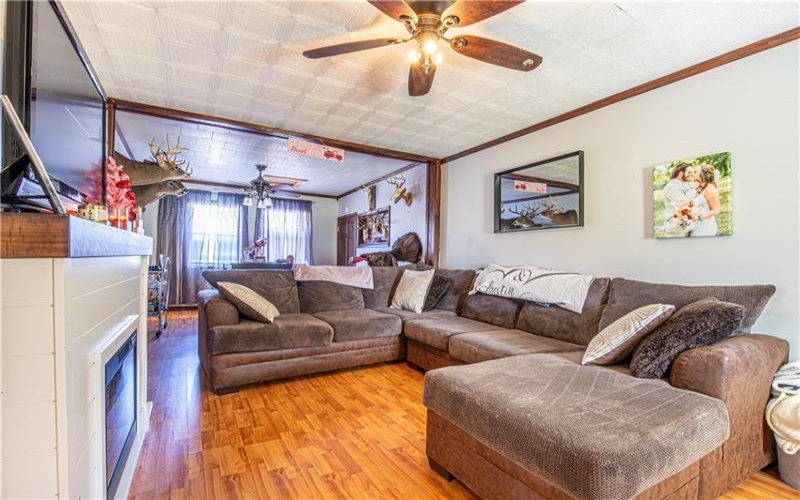 398 Sugar Run Rd, Waynesburg, 15370, 2 Bedrooms Bedrooms, ,1 BathroomBathrooms,Residential,For Sale,Sugar Run Rd,1691537