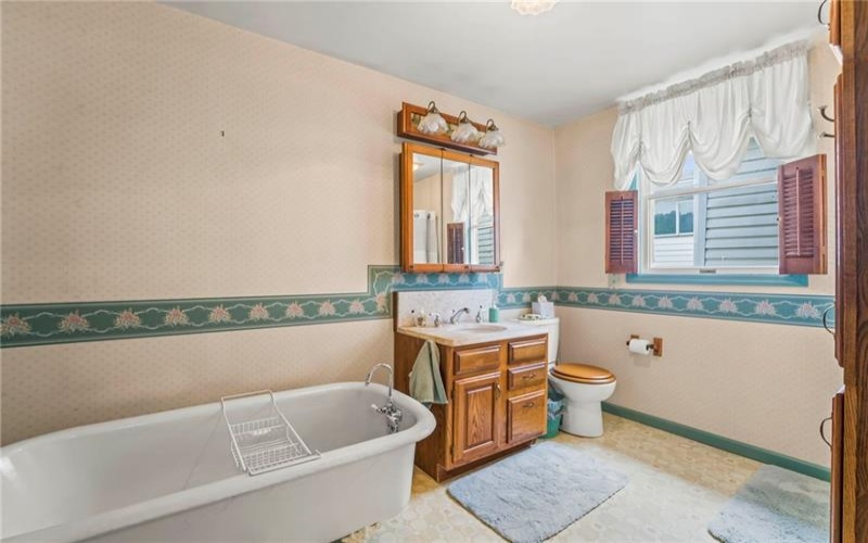 68 Elm Street, Waynesburg, 15370, 3 Bedrooms Bedrooms, 8 Rooms Rooms,1.1 BathroomsBathrooms,Residential,For Sale,Elm Street,1692337