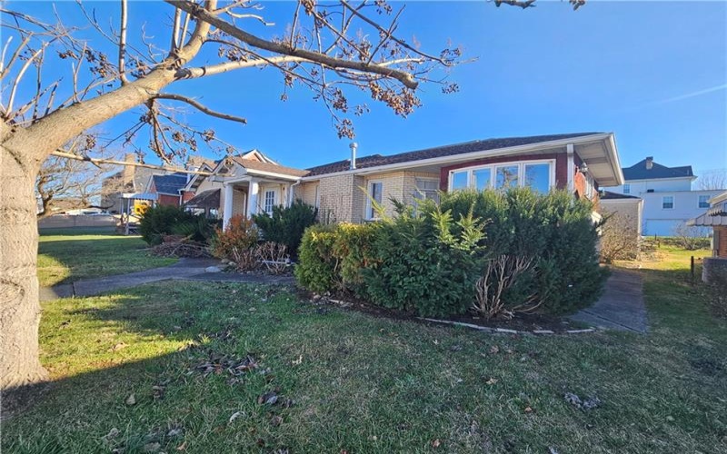 724 Henry St, Belle Vernon, 15012, 2 Bedrooms Bedrooms, ,2 BathroomsBathrooms,Residential,For Sale,Henry St,1696937