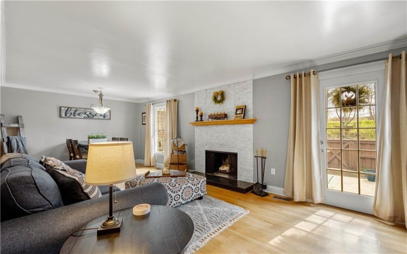 107 Roscommon, Canonsburg, 15317, 3 Bedrooms Bedrooms, 7 Rooms Rooms,2.1 BathroomsBathrooms,Residential,For Sale,Roscommon,1697765