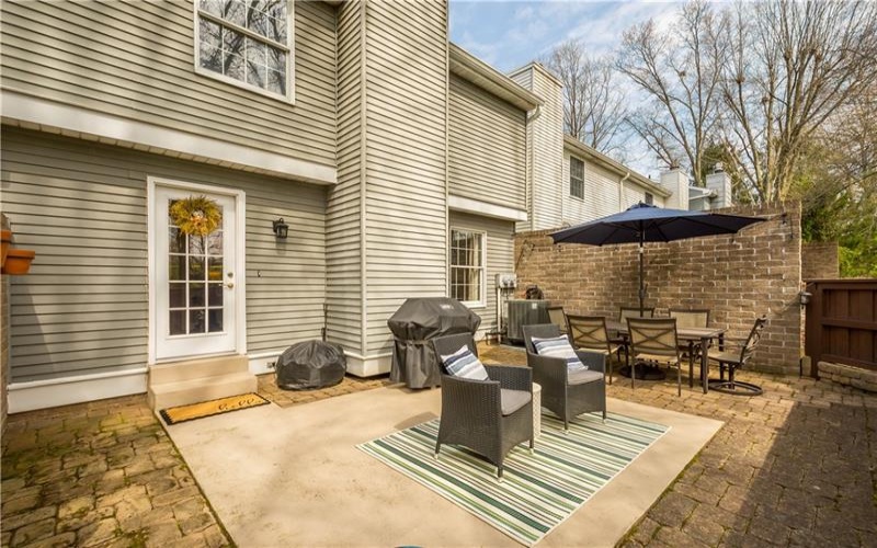 107 Roscommon, Canonsburg, 15317, 3 Bedrooms Bedrooms, 7 Rooms Rooms,2.1 BathroomsBathrooms,Residential,For Sale,Roscommon,1697765